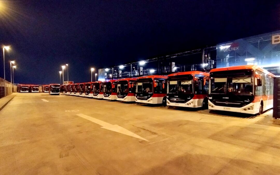 Impresión e Instalación en la Línea E01 de Buses Eléctricos